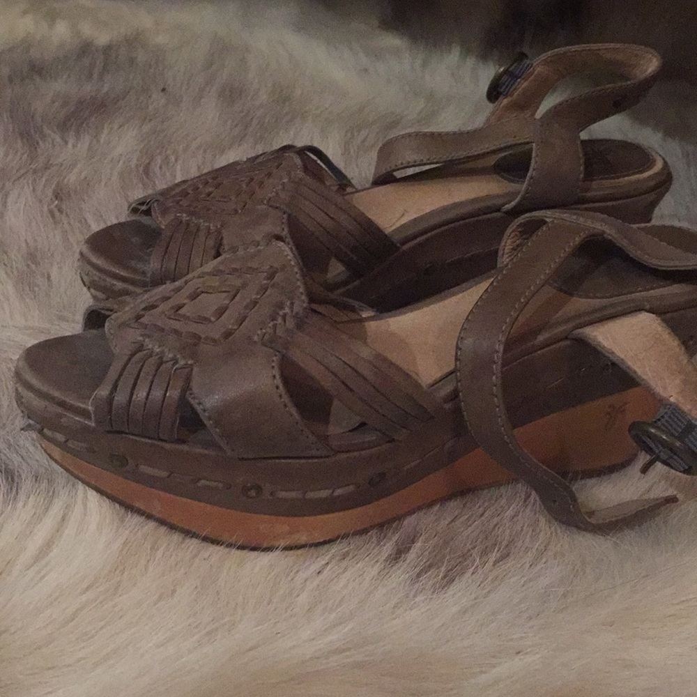 Frye platforms